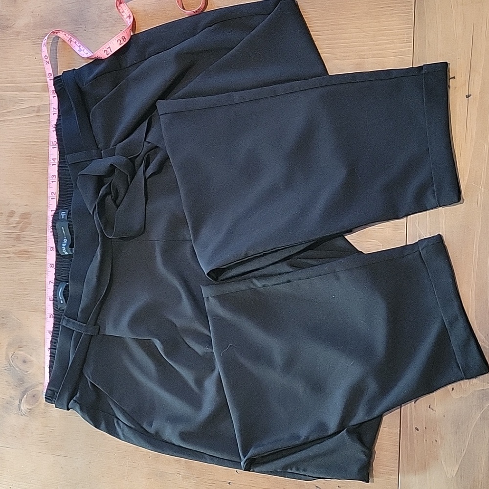 torrid Black Tie-Waist Cropped Trousers